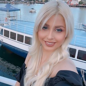 Meet your Posher, Sadaf